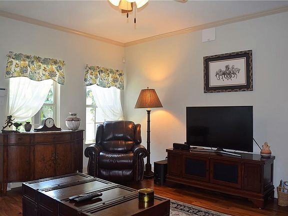 2nd image of 5044 Giverny Ln