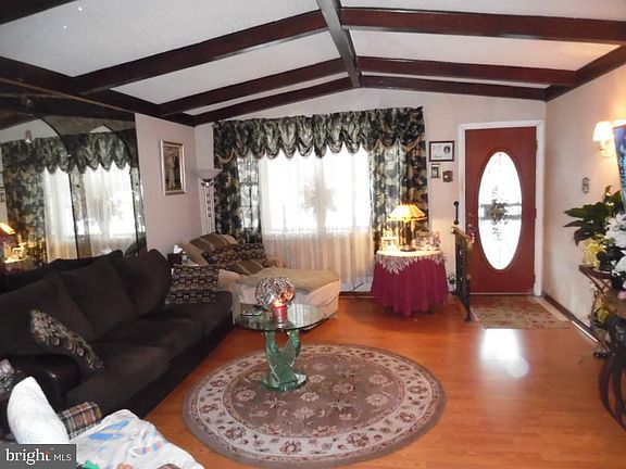 5th image of 1025 Wolf St