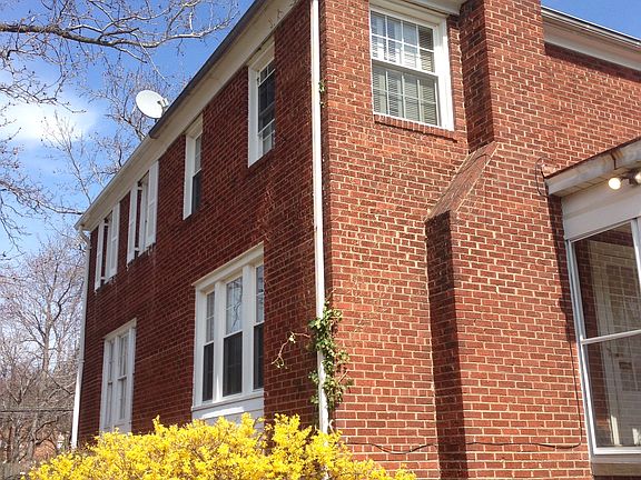2nd image of 2627 S Uhle St