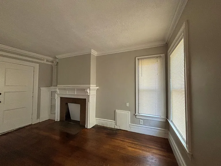18 Portsmouth Ter — Photo 8