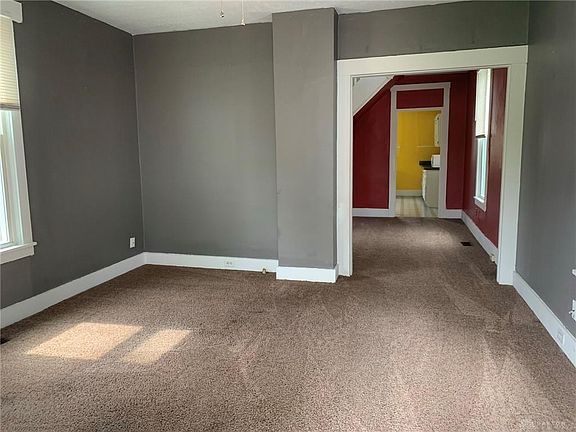 3rd image of 39 W Main St