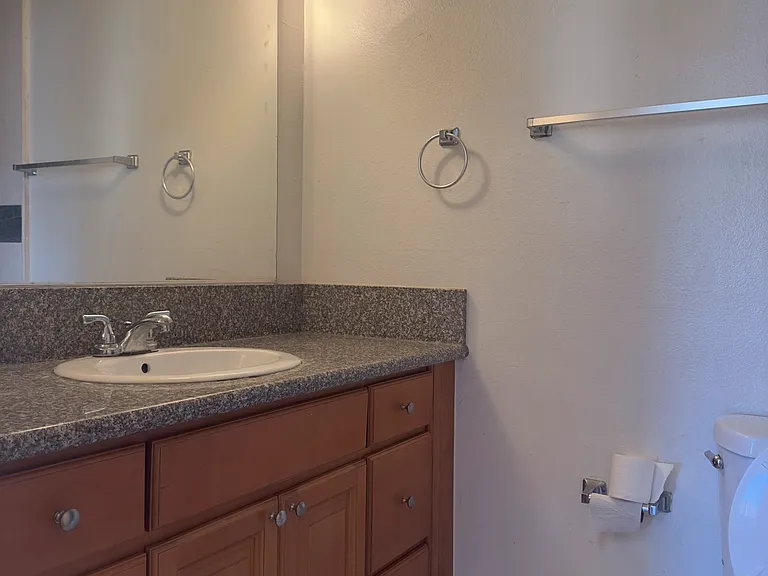 415 Pomelo Ave #F — Photo 10