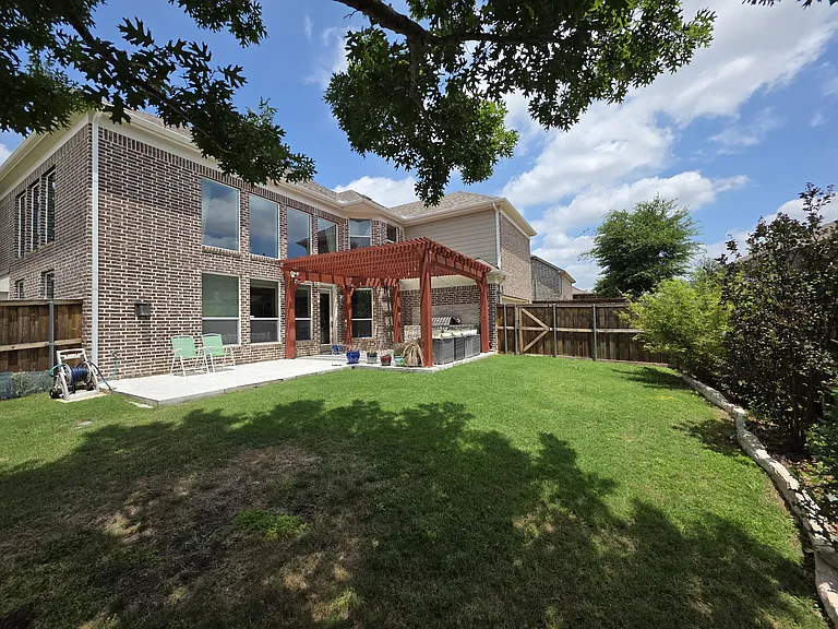 10411 Railswood Dr — Photo 24