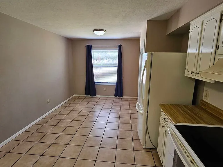 221 Viola Ave S — Photo 12