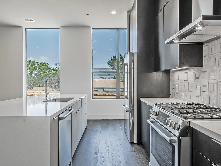 4322 Roseland Ave #9 — Photo 23