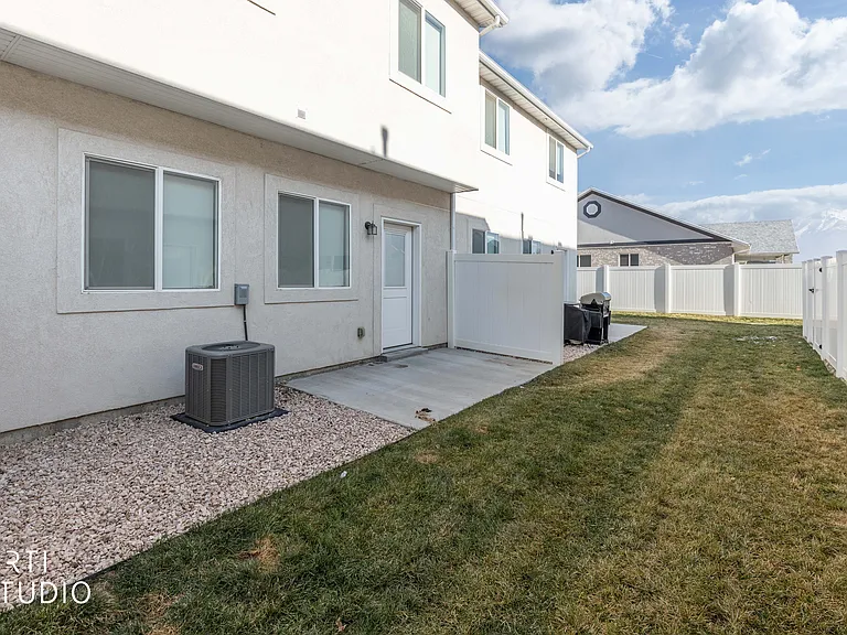2674 S 2250 W #207 — Photo 25