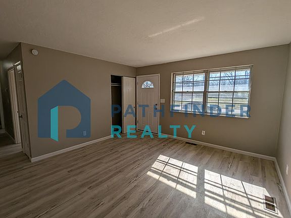 3rd image of 4711 Woodlake Dr