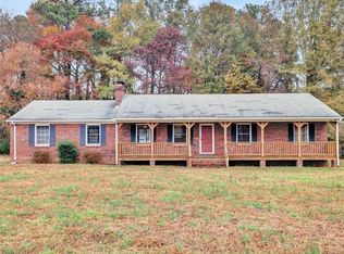 1570 Graves Rd, Sandston, VA 23150