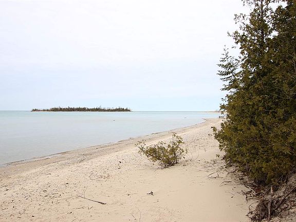 5th image of 4450 Lake Shore Dr