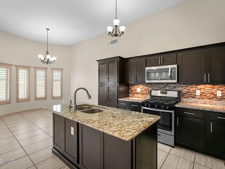3138 Red Maple Dr — Photo 6