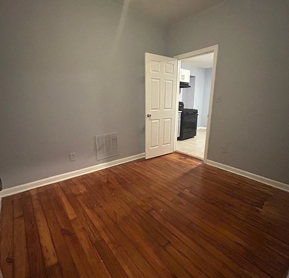 3 bed, $2,000 — Photo 1