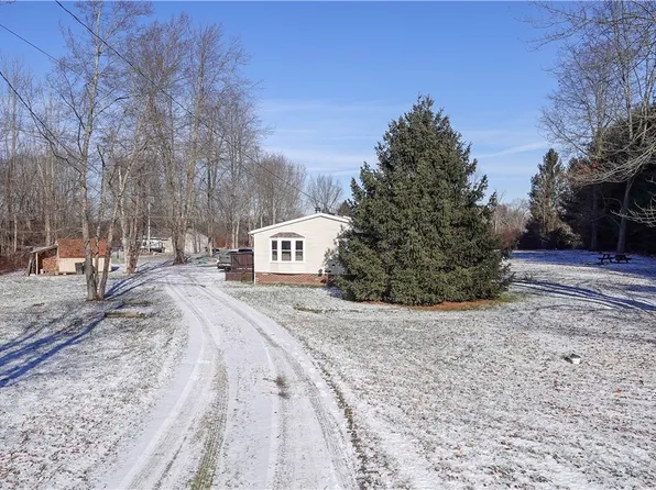 8691 Werger Rd, Garrettsville, OH 44231