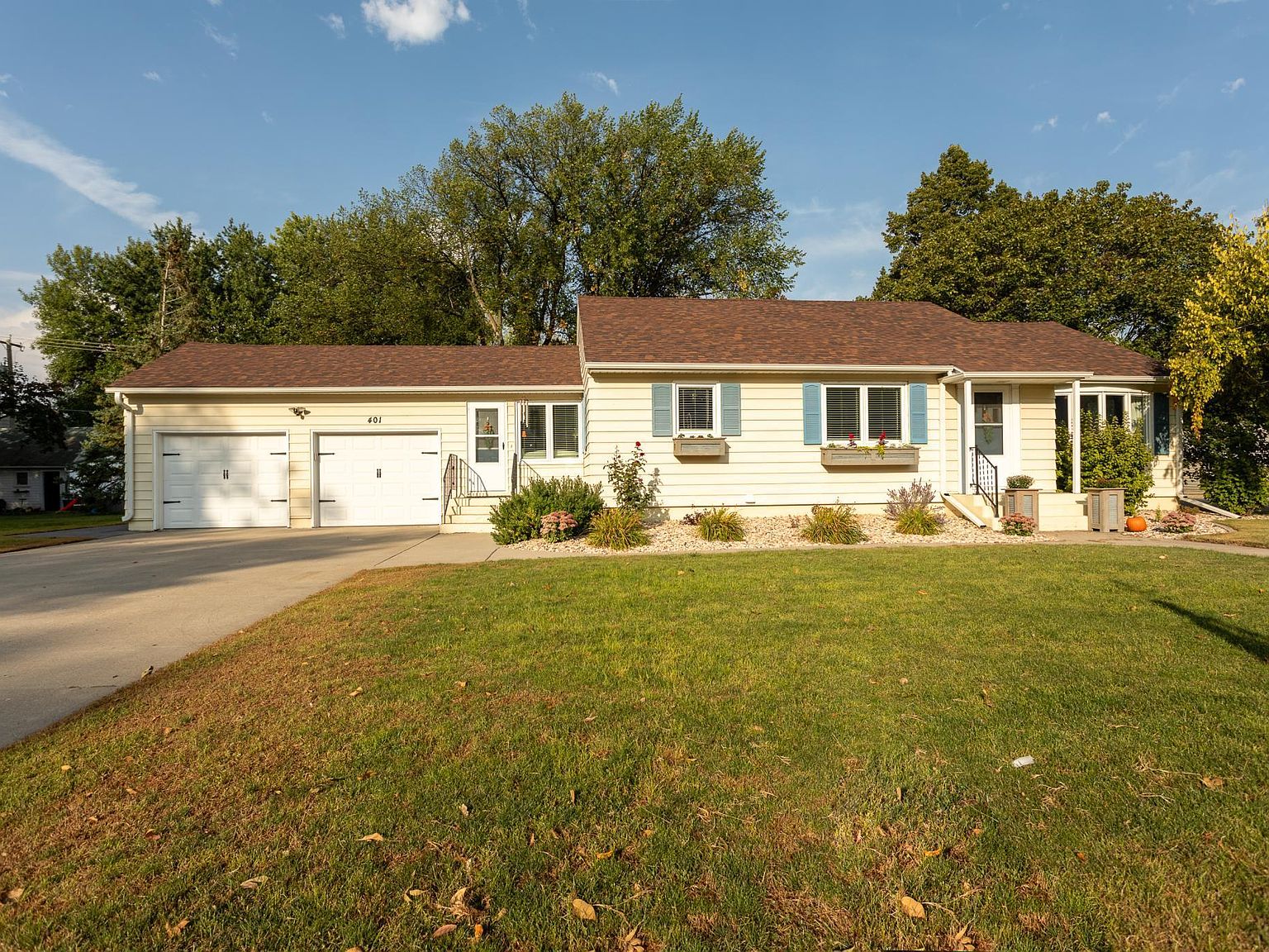 401 1st St E, Chokio, MN 56221 Zillow