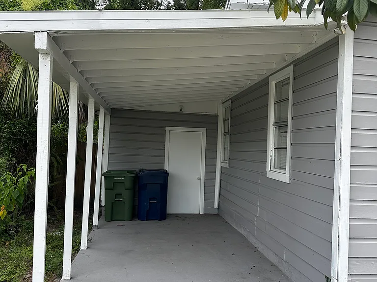 2915 E 18th Ave — Photo 3