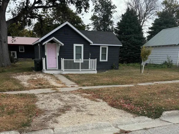306 1st Ave SE, West Bend, IA 50597