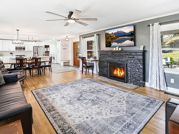 5th image of 180 Green Hill Rd