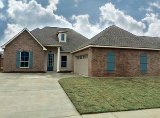 215 Meadowland Drive, Lafayette, LA 70507
