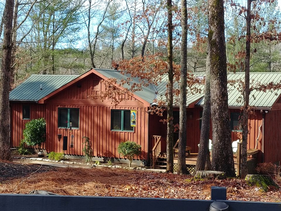 1st image of 221 Mackay Trl