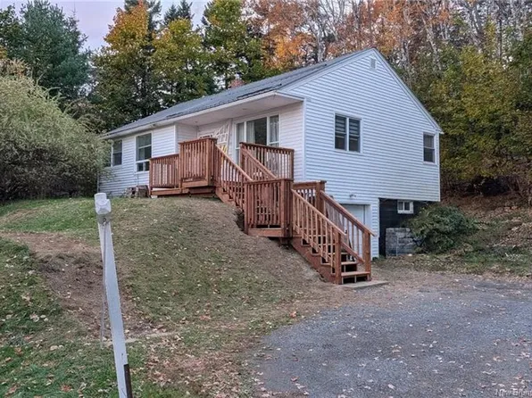 107 Sharkey St, Woodstock, NB E7M 2R1