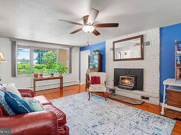 3rd image of 135 Knoxlyn Rd