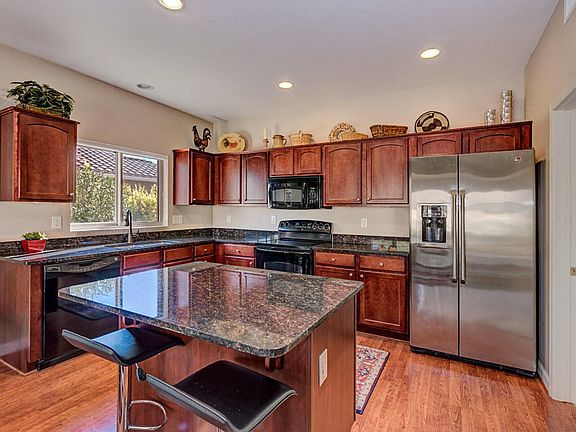 3rd image of 61674 E Oakwood Dr