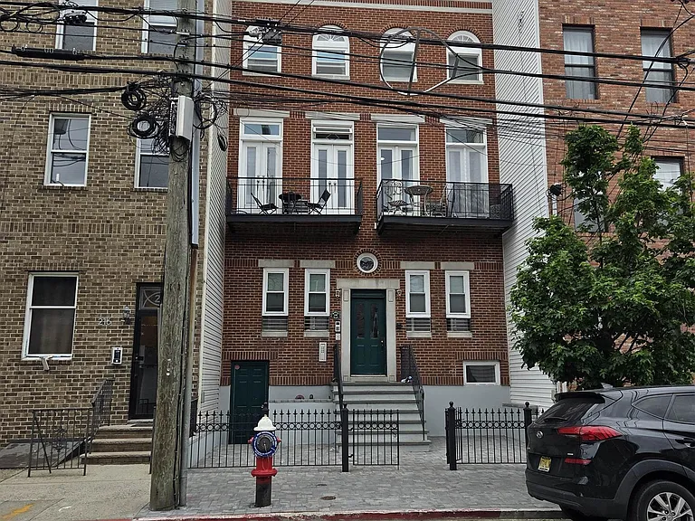 218 Madison St #2FS — Photo 10