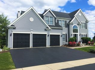 N759 E Curtis Sq, Geneva, IL 60134