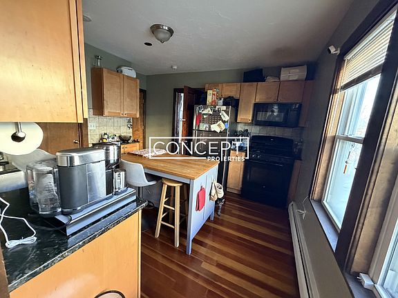 4th image of 125 Belgrade Ave #3