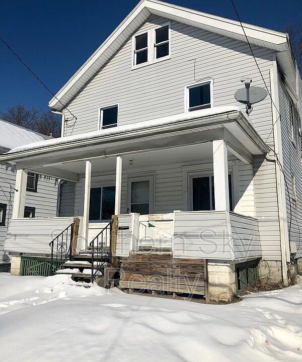 1st image of 79 Brighton Dr