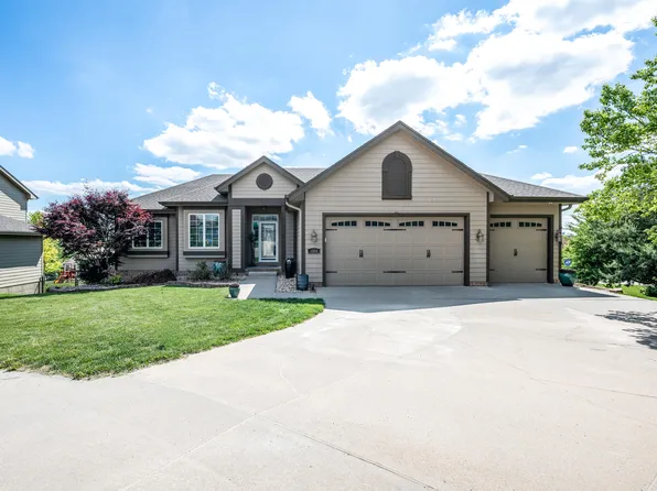 1500 Preston Cir, Council Bluffs, IA 51503