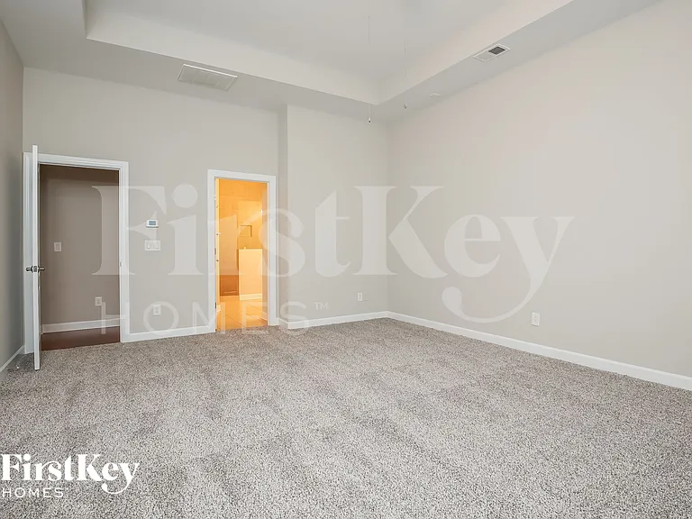 215 Topsaw Ln — Photo 9