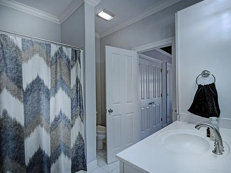 Charleston Cir — Photo 18