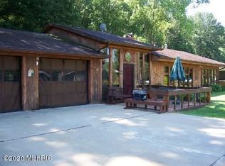 4003 S Shore Dr, Delton, MI 49046