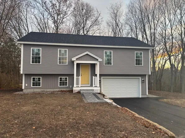 15 Bartlett Street, Epping, NH 03042