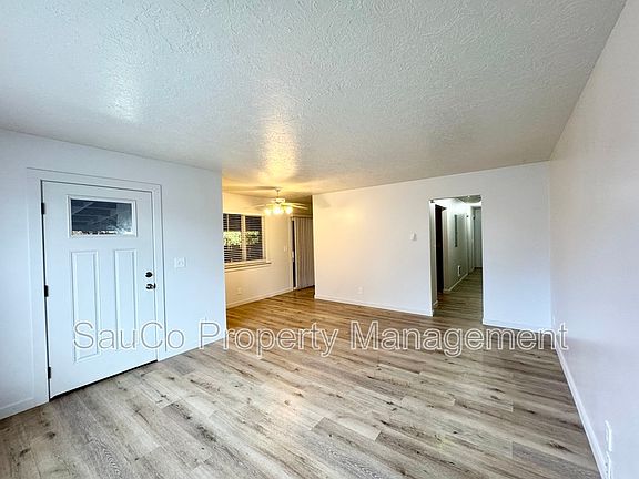 2nd image of 2737 Maywood Dr