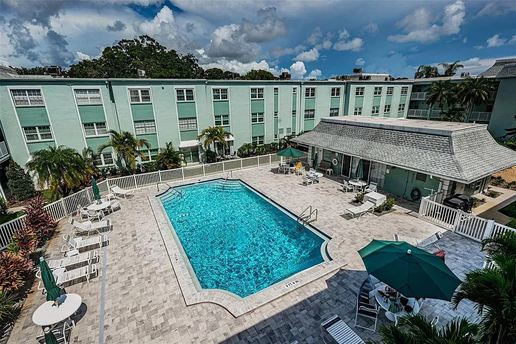 2 bed, 2.0 bath, 1200 sqft, $1,525 — Photo 1