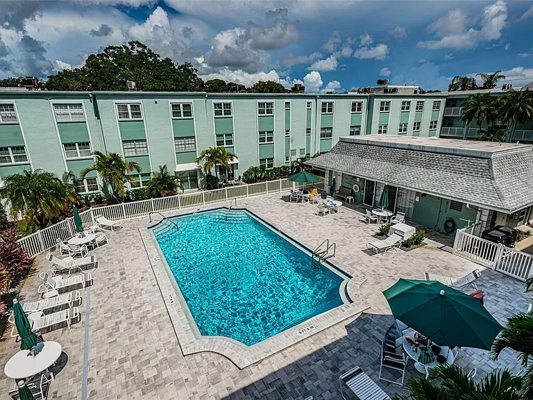 1706 Belleair Forest Dr #322 — Photo 1