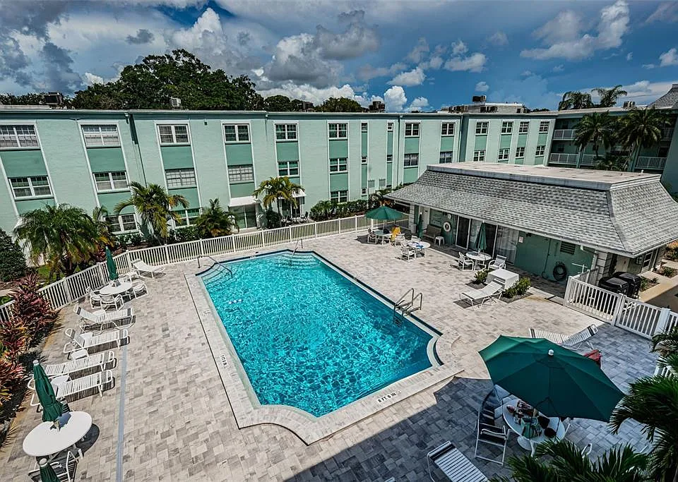 1706 Belleair Forest Dr #322