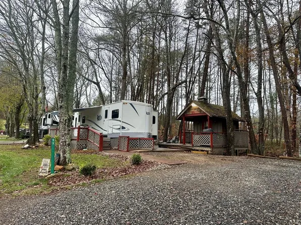 99 Moccasin Ln, Blairsville, GA 30512