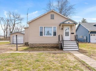 104 W Spruce St, Chatham, IL 62629