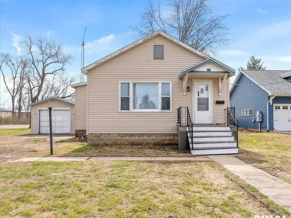 104 W Spruce St, Chatham, IL 62629