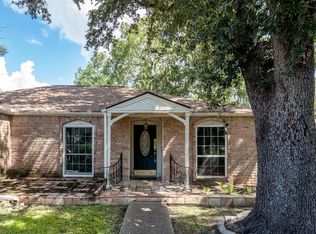2015 Round Lake Dr, Houston, TX 77077