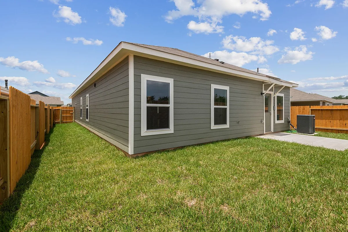 Building Photo - 15531 Caramel Springs Dr