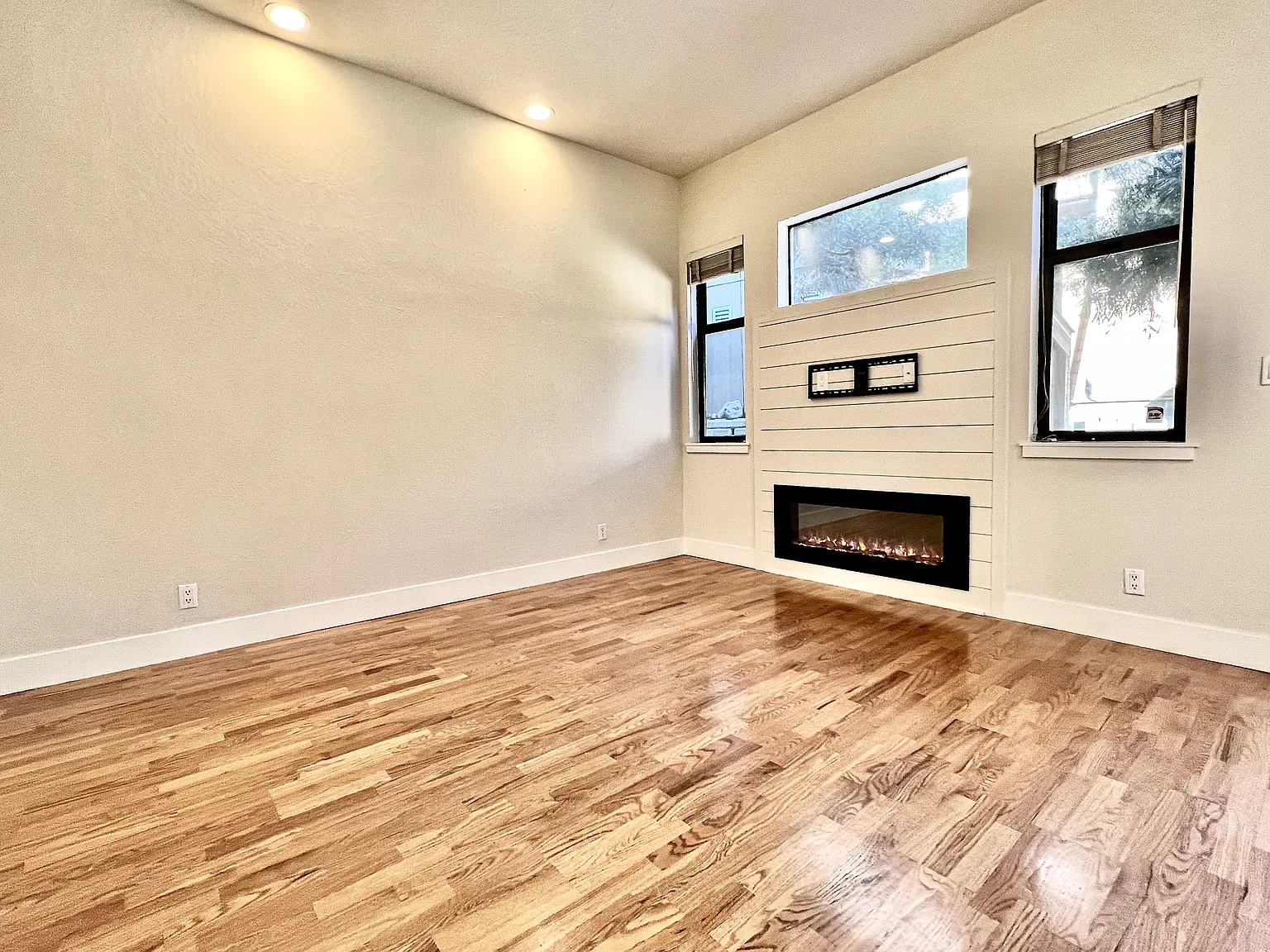 3 bed, 2.5 bath, 1864 sqft, $7,995 — Photo 4
