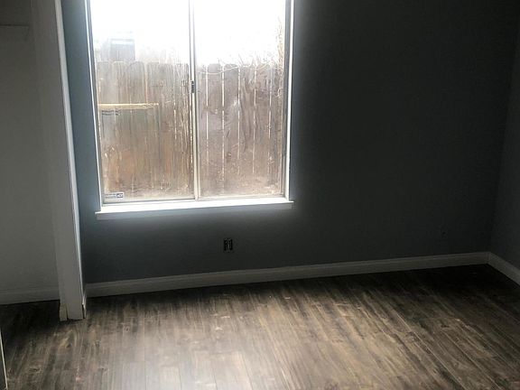 3rd image of 601 E Avenue J5