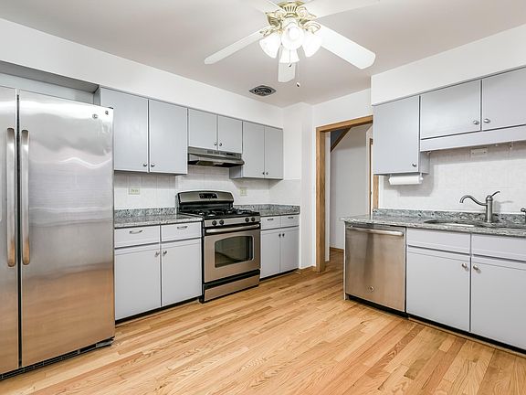 4th image of 7856 W Lawrence Ave Unit C