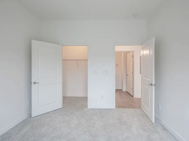 Flats at Donelson Plaza — Photo 16