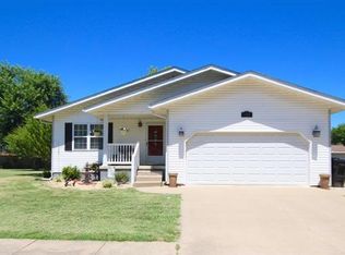 122 Palmer St, Brighton, IL 62012