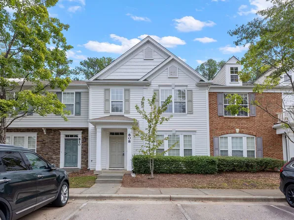 808 Walnut Woods Dr, Morrisville, NC 27560