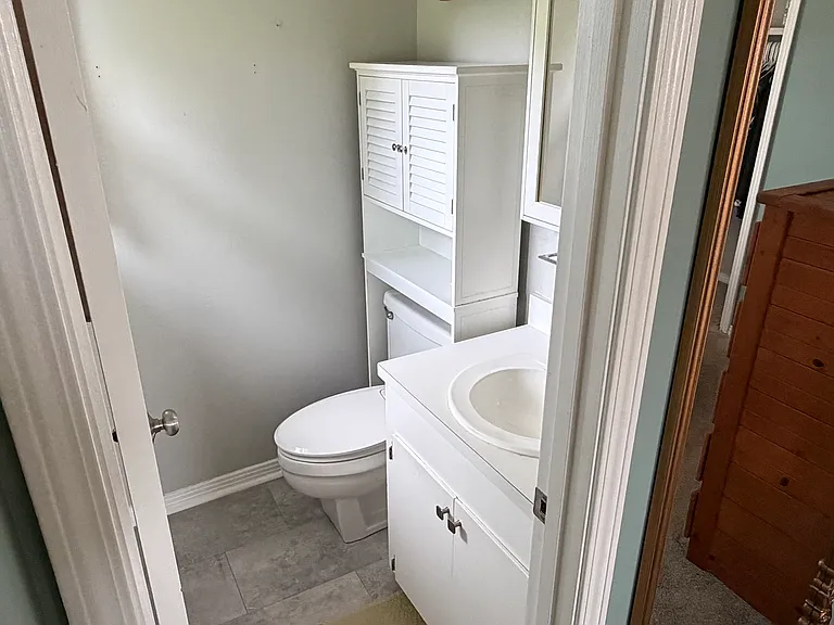 Half bath (off primary bedroom)